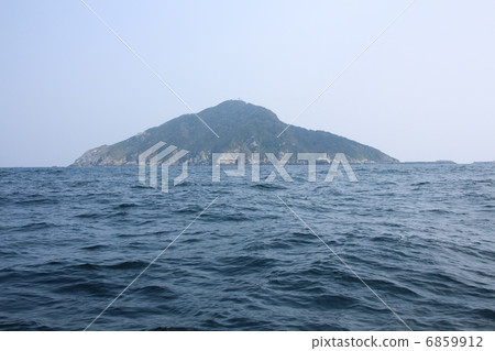 Okinoshima, the island where God dwells Okinoshima, the island where God dwells 6859912
