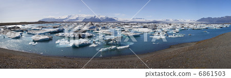 Iceberg Filled Lagoon, Jokulsarlon, Iceland 6861503
