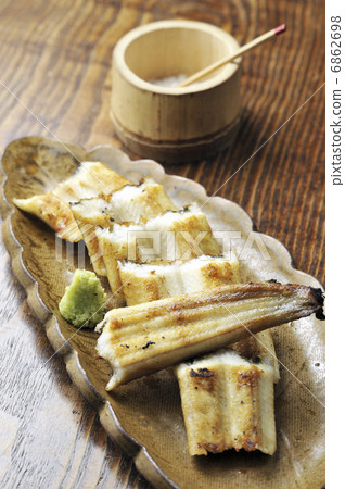 White grill of Confucius 6862698