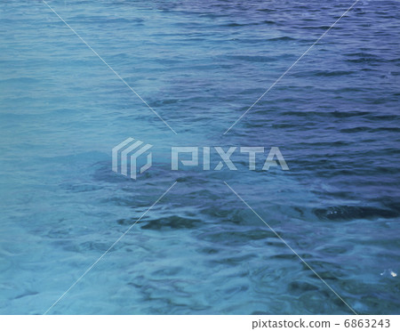 Sea surface 6863243