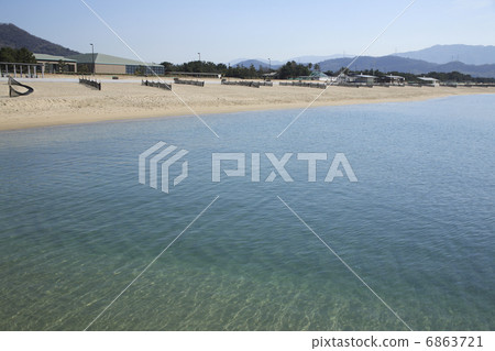One-sided coast 6863721