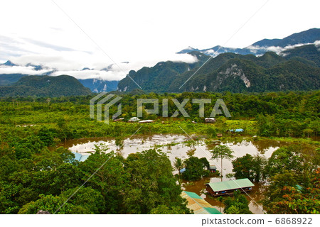 Lodge flooded (Gunung Mul National Park / East Malaysia / Borneo Island) 6868922