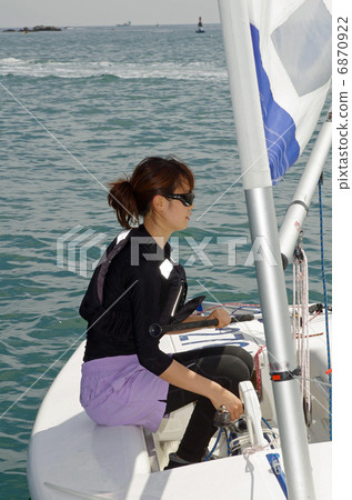 景觀與一艘遊艇 6870922