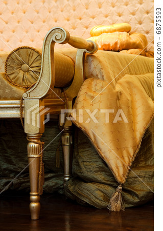 beautiful couch 6875593