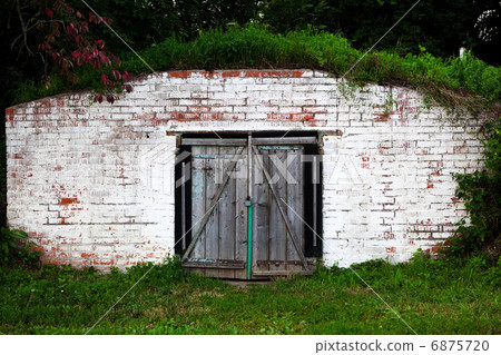 old brick cellar 6875720