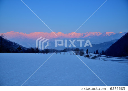 白馬冬天的早晨 6876685