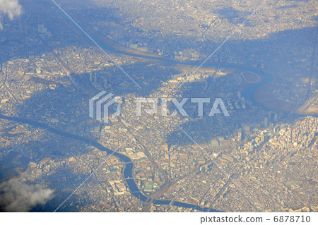 Over Tokyo 6878710