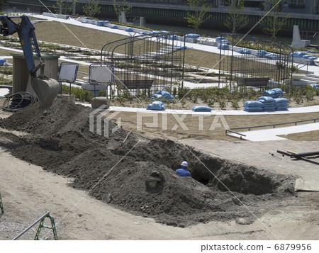 Park renovation work 6879956