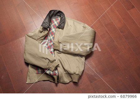 A jumper that was thrown away 6879966