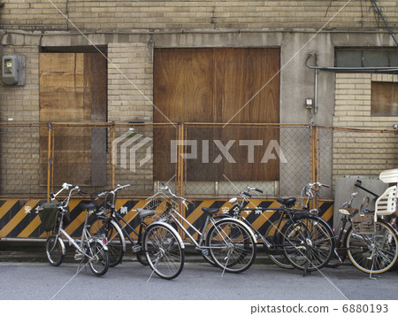 驅逐財產 6880193