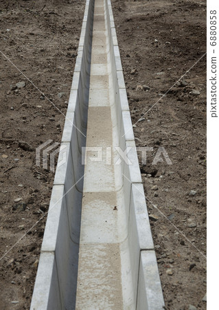 Civil engineering work  6880858