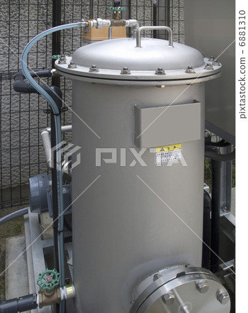 Water filtration device Water filtration device 6881310