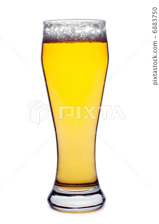 Beer glass isolated 6883750