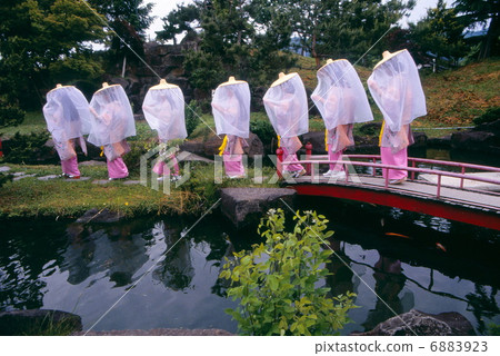 在小町節的婦女 6883923