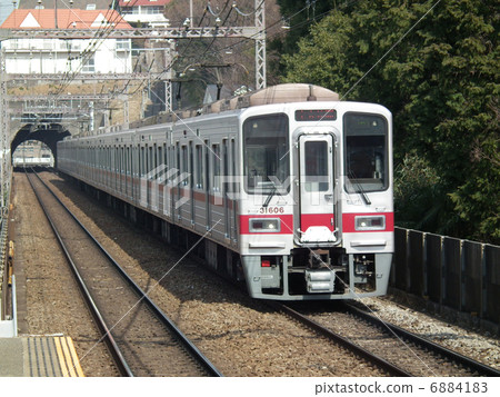 Tokyu Denento line 30000 series Tana station 6884183
