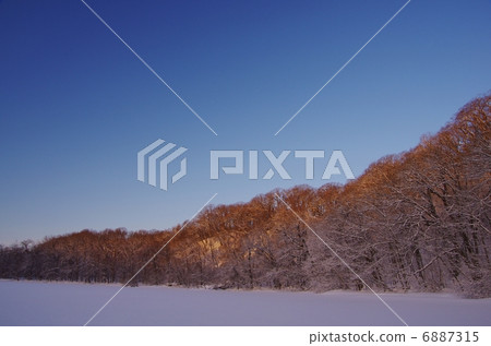 Early morning frozen Lake Abashiri 6887315
