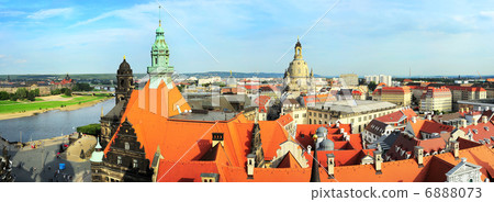 Dresden skyline 6888073