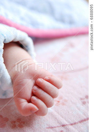 出生的指甲 出生的指甲 6888095