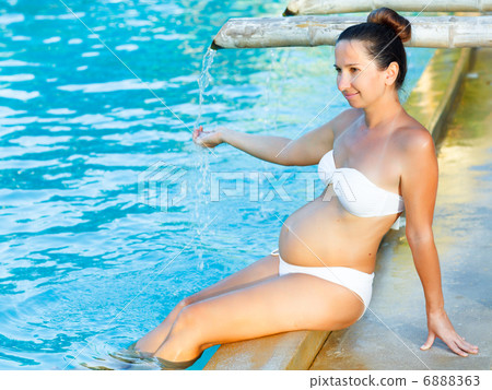 Pregnant woman Pregnant woman 6888363