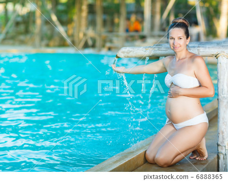 Pregnant woman Pregnant woman 6888365