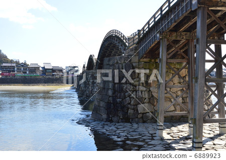 從右岸看到的“金泰橋”(山口縣岩國市岩國市) 從右岸看到的“金泰橋”(山口縣岩國市岩國市) 6889923