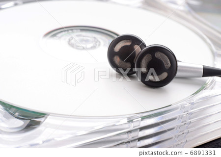Earphone on CD 6891331