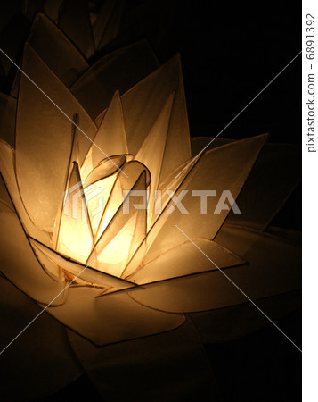 Japanese light 6891392