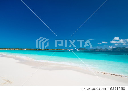 Caribbean beach and sea Caribbean beach and sea 6891560