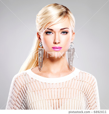 beautiful woman with fashion makeup and white hairs beautiful woman with fashion makeup and white hairs 6892811