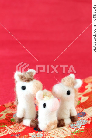 Horses made with wool felt 6893148