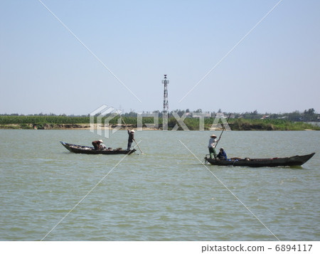 Vietnamese boat 6894117