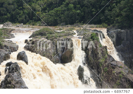 男爵瀑布 6897767