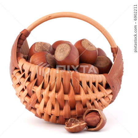 Hazelnuts in wicker basket 6902211