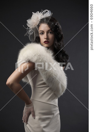 Retro Woman Portrait 6904660