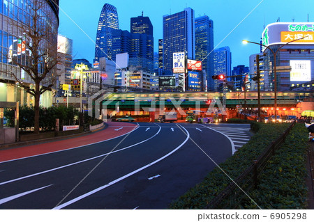 Shinjuku at dusk Shinjuku at dusk 6905298
