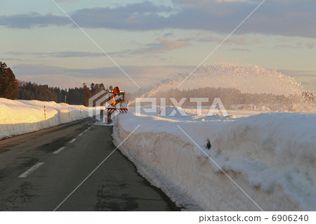 Snow removal of a rotary car 6906240