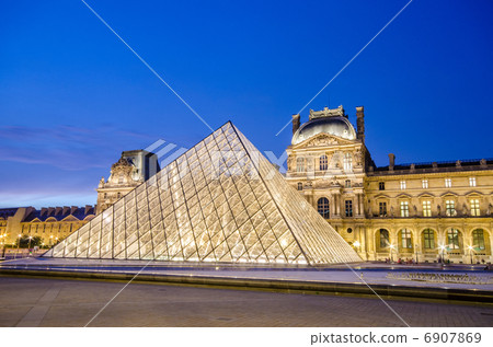 PARIS - AUGUST 18 6907869