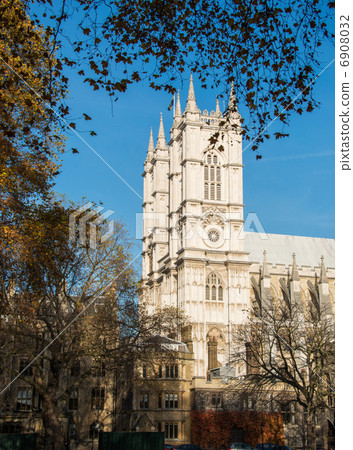 Westminster Abbey on bright summer day 6908032