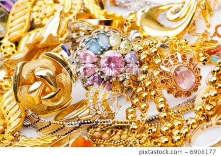 Large collection of gold jewellery Large collection of gold jewellery 6908177