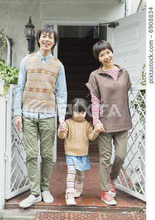Two generations family Two generations family 6908834