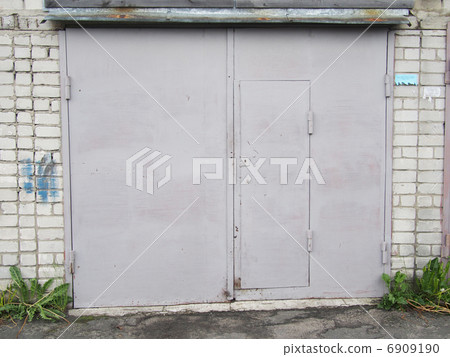garage doors garage doors 6909190
