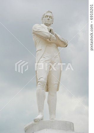 Tomas Stamford Raffles statue 6910201