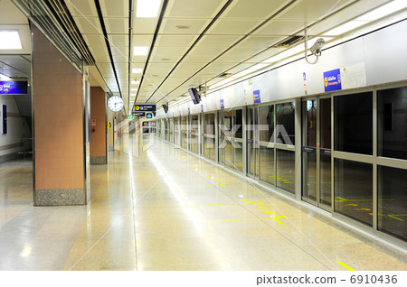 Underground station Underground station 6910436