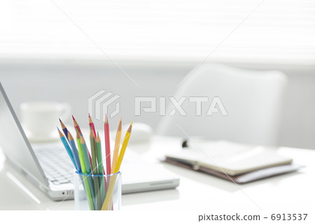 Colored pencil Colored pencil 6913537