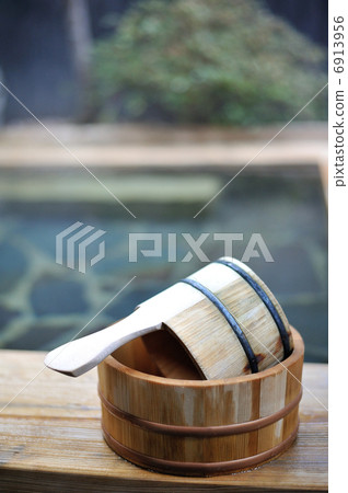 Open-air bath 6913956