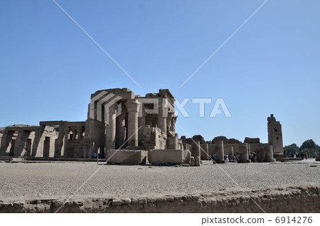 Com·Onom寺廟的塔門,是Seveuk和Horus上帝的節日 Com·Onom寺廟的塔門,是Seveuk和Horus上帝的節日 6914276