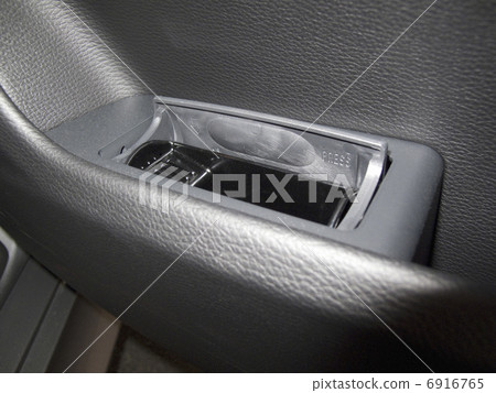 乘用車後座煙灰缸 6916765