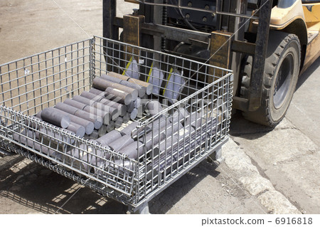 Carry steel materials with lift 6916818
