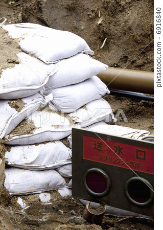 Fire hydrant work 6916840