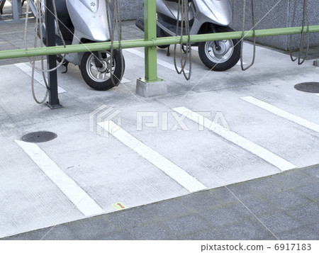 硬幣停放僅適用於摩托車 6917183